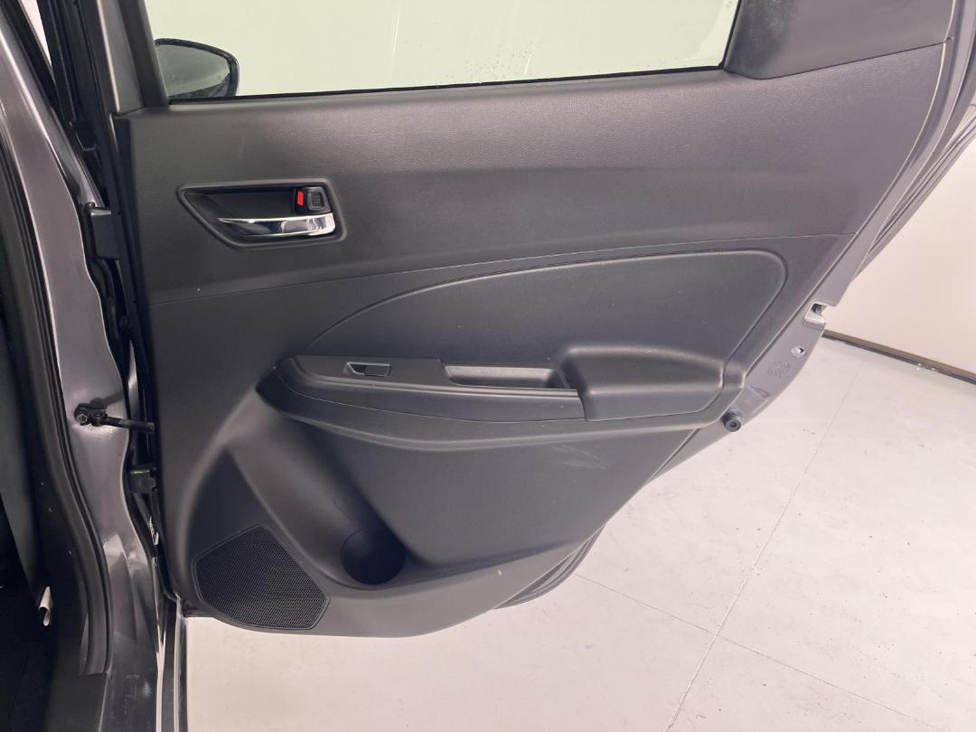 Photo '19' of Suzuki Swift Photo '19' of Suzuki Swift