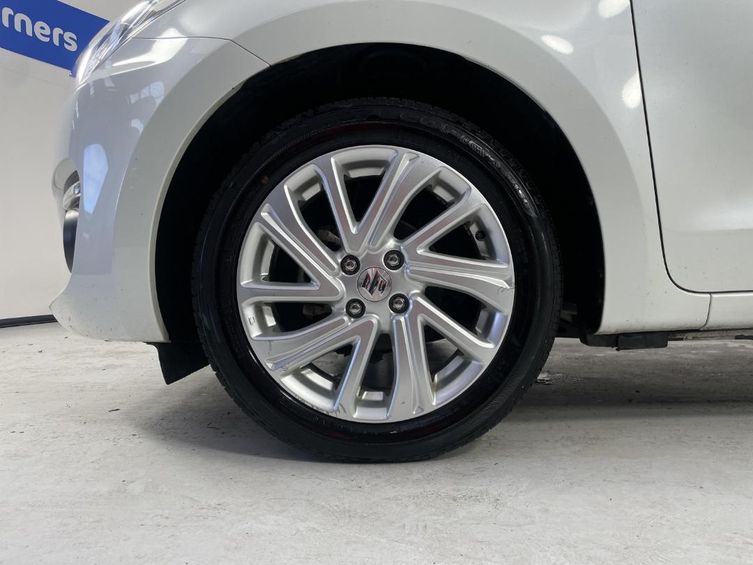 Photo '10' of Suzuki Swift