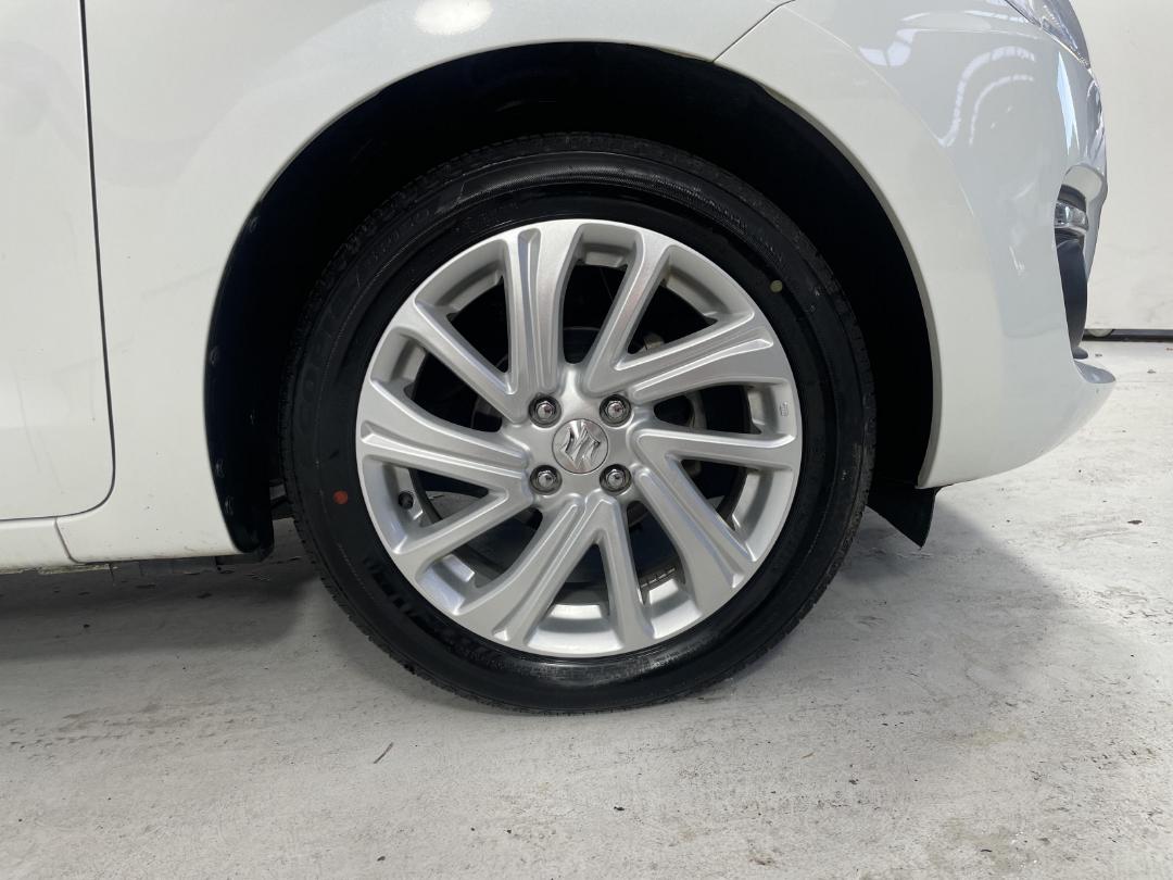 Photo '9' of Suzuki Swift