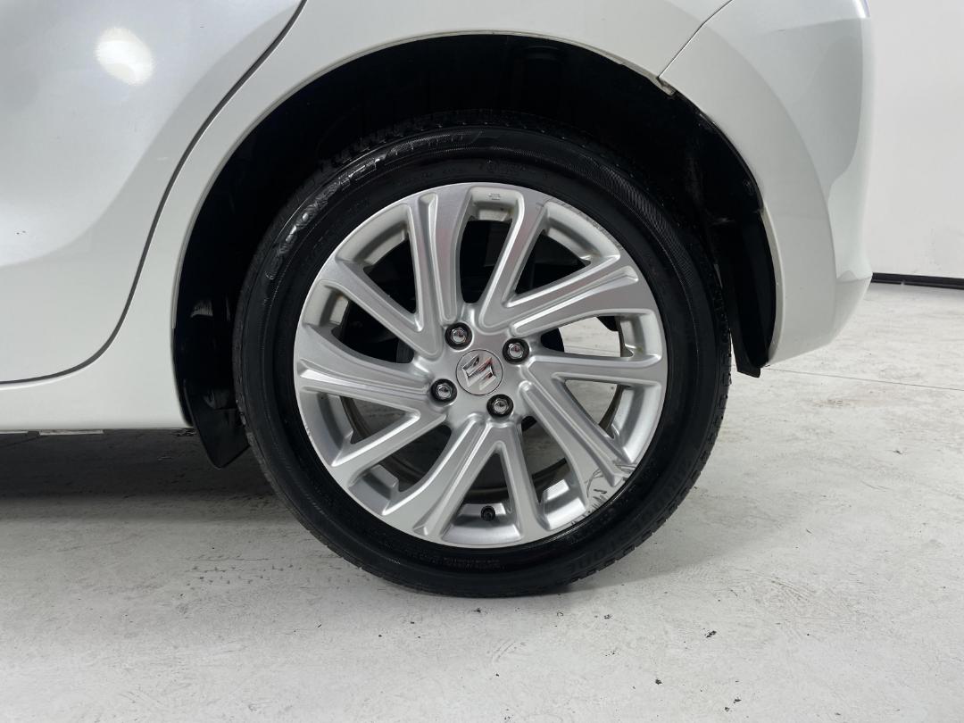 Photo '11' of Suzuki Swift