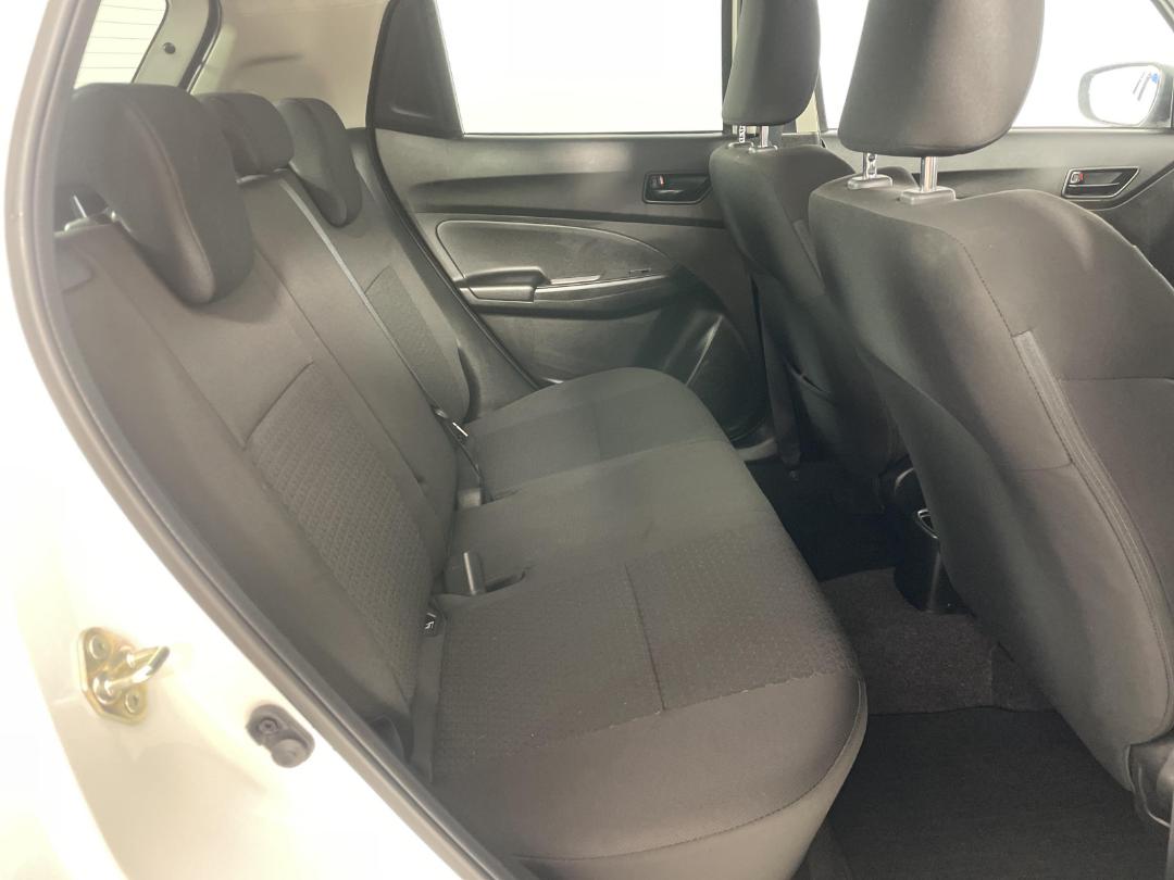 Photo '20' of Suzuki Swift