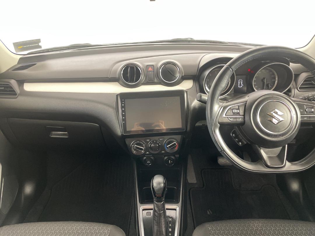 Photo '17' of Suzuki Swift