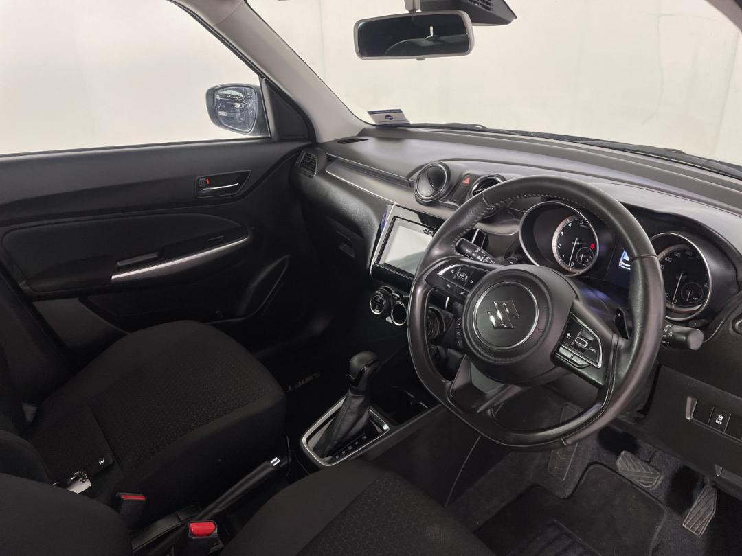 Photo '16' of Suzuki Swift Photo '16' of Suzuki Swift