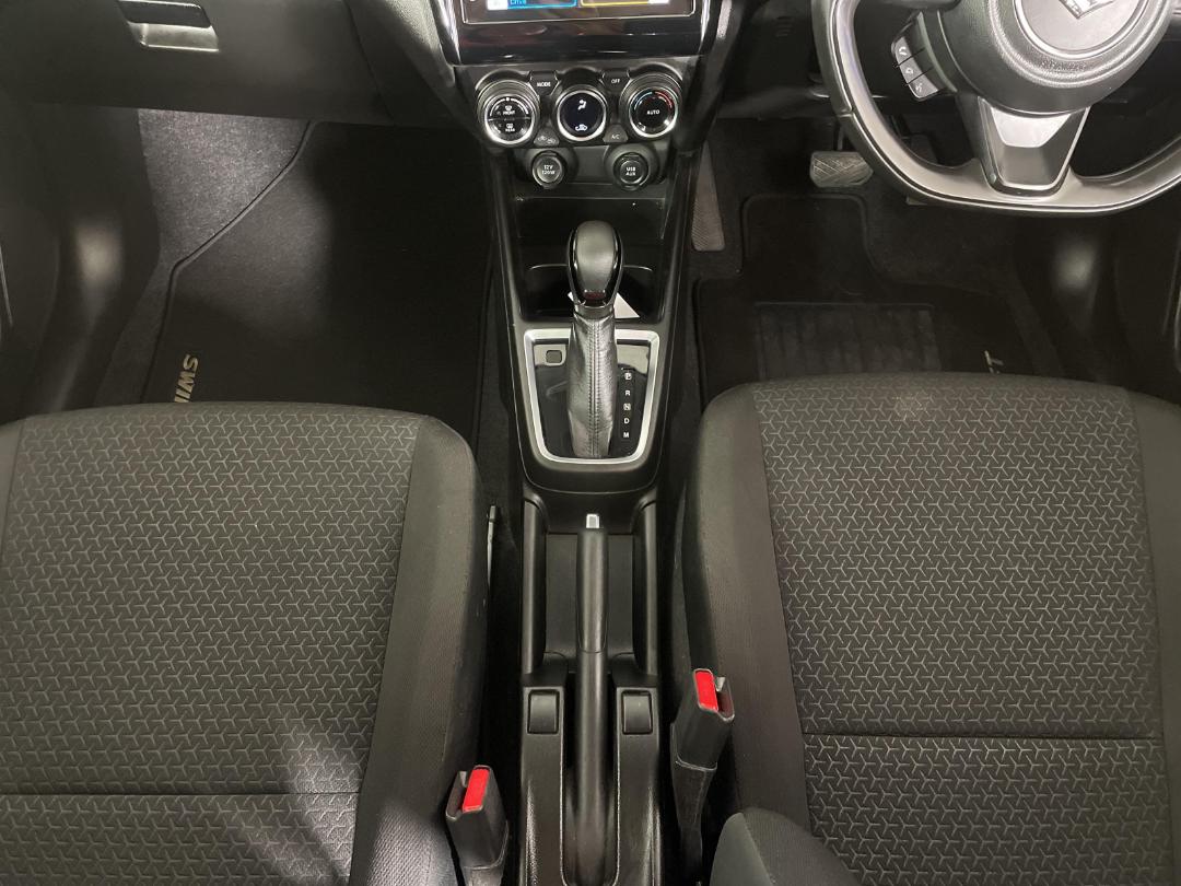 Photo '23' of Suzuki Swift Photo '23' of Suzuki Swift