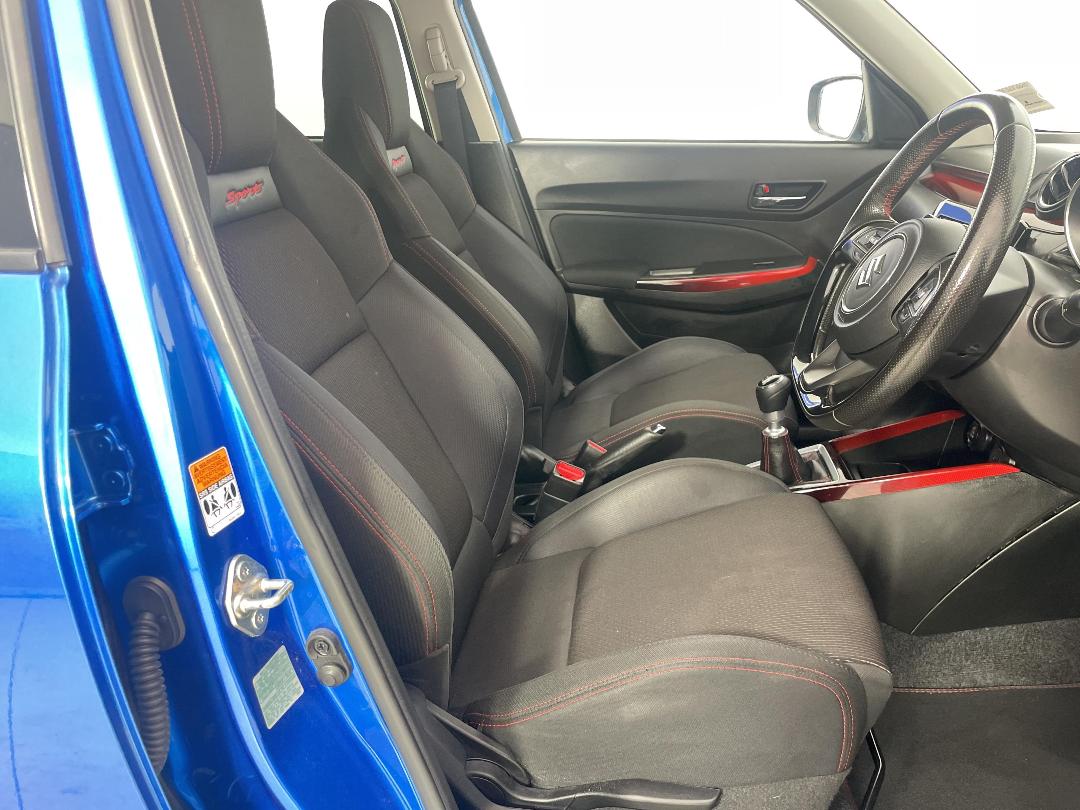 Photo '16' of Suzuki Swift