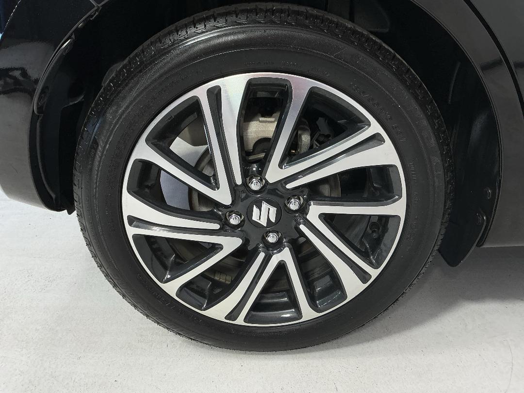 Photo '12' of Suzuki Swift