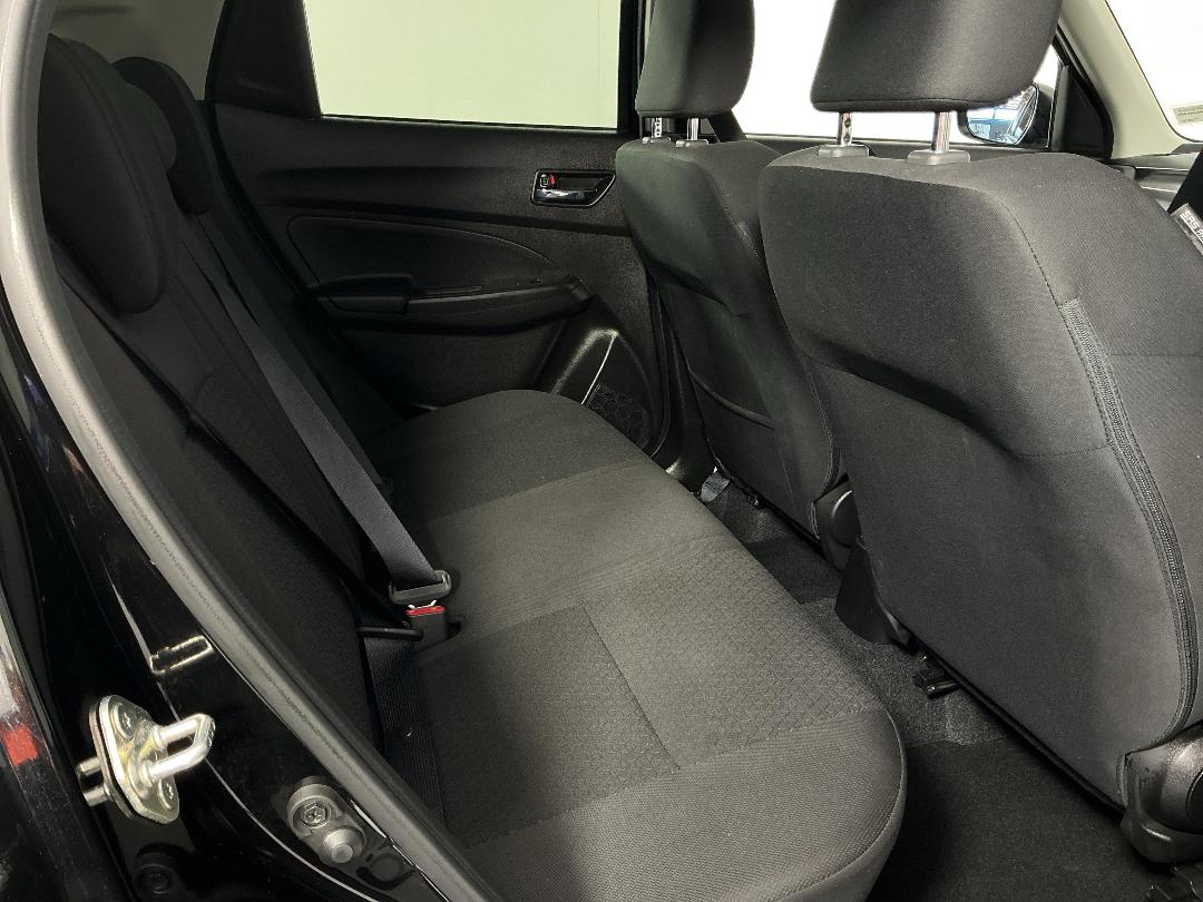 Photo '20' of Suzuki Swift