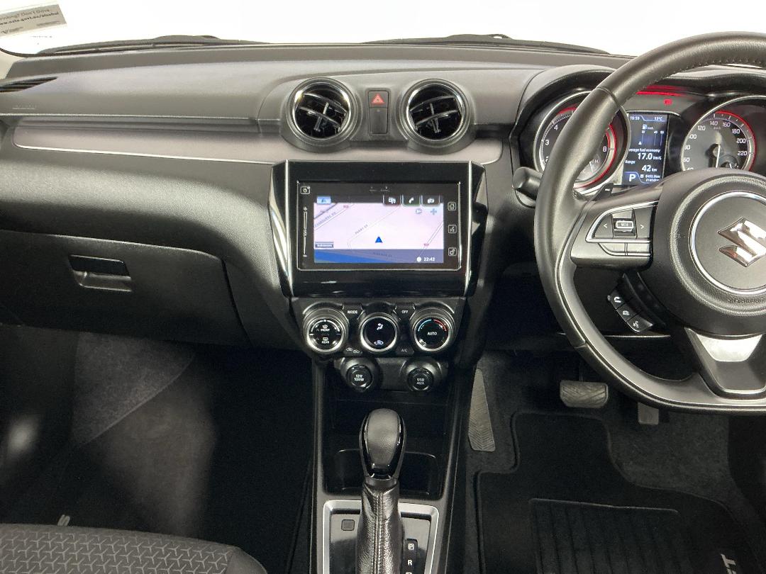 Photo '18' of Suzuki Swift