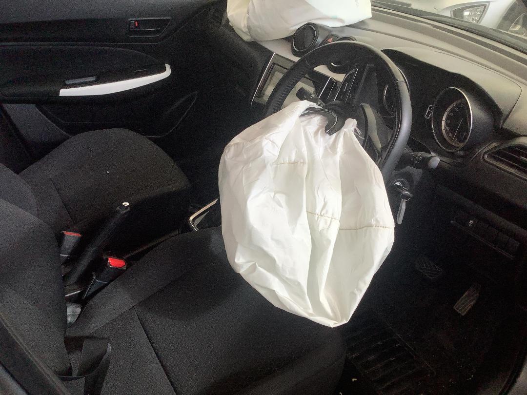 Photo '13' of Suzuki Swift GL Photo '13' of Suzuki Swift GL