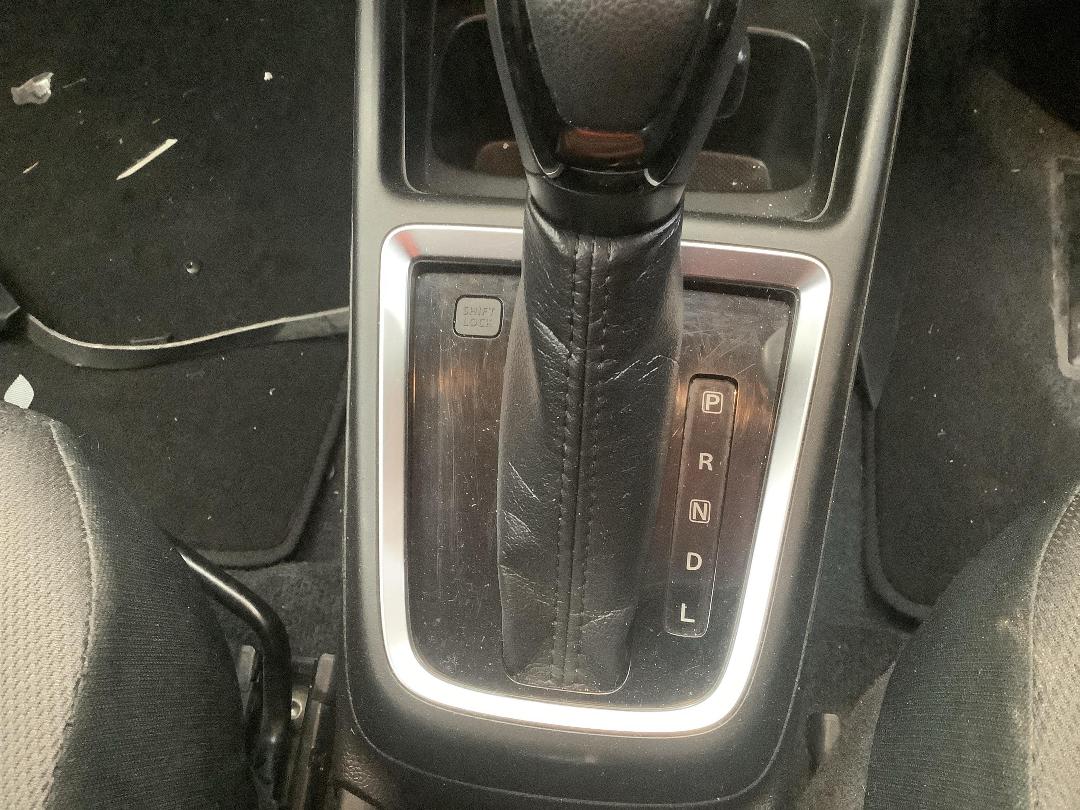 Photo '16' of Suzuki Swift GL Photo '16' of Suzuki Swift GL