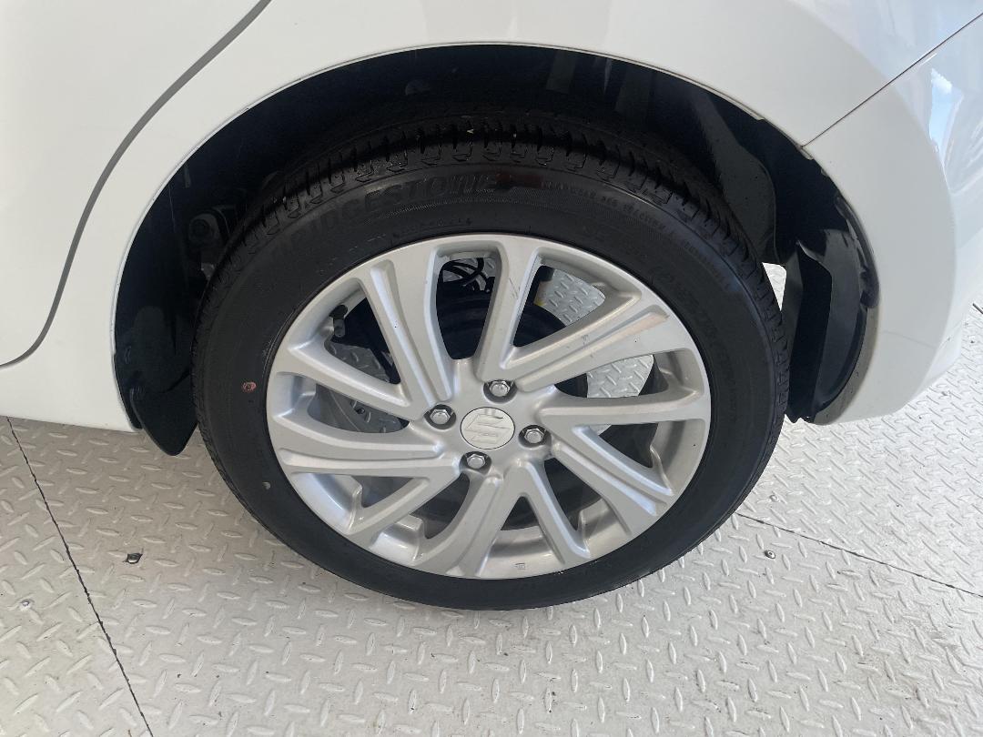 Photo '11' of Suzuki Swift Photo '11' of Suzuki Swift