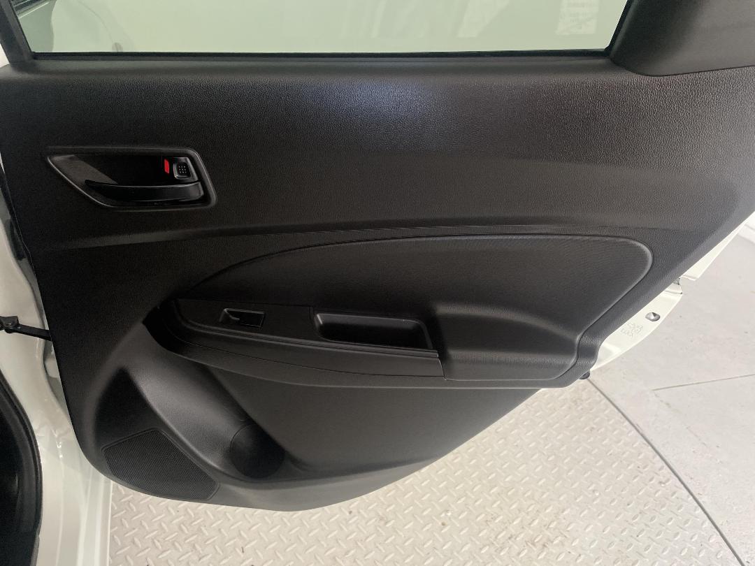 Photo '19' of Suzuki Swift Photo '19' of Suzuki Swift