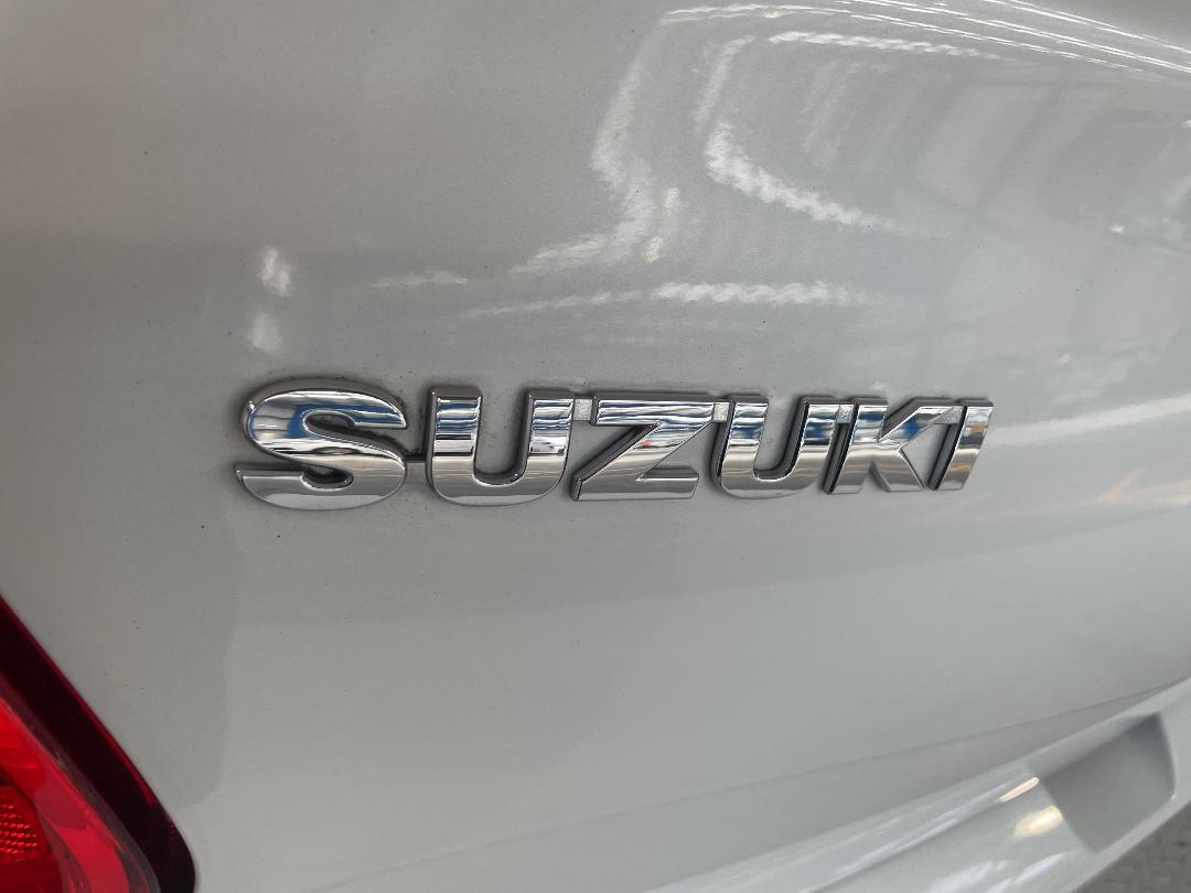 Photo '34' of Suzuki Swift Photo '34' of Suzuki Swift