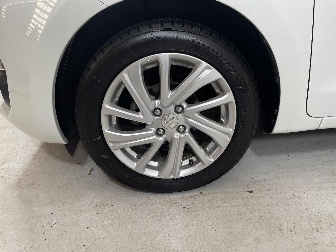 Photo '10' of Suzuki Swift