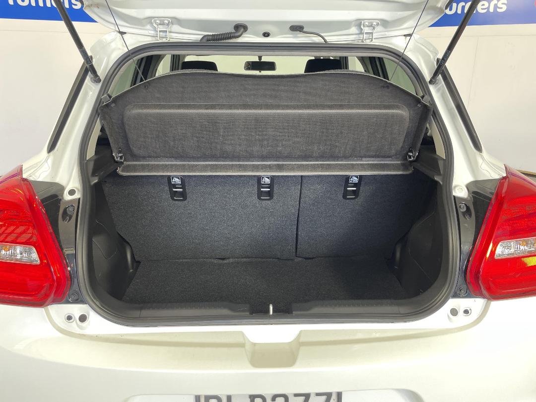 Photo '14' of Suzuki Swift