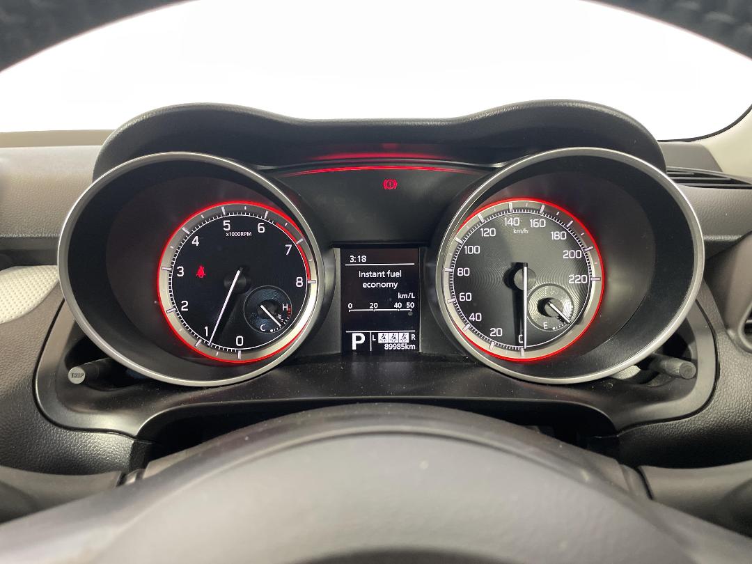 Photo '21' of Suzuki Swift