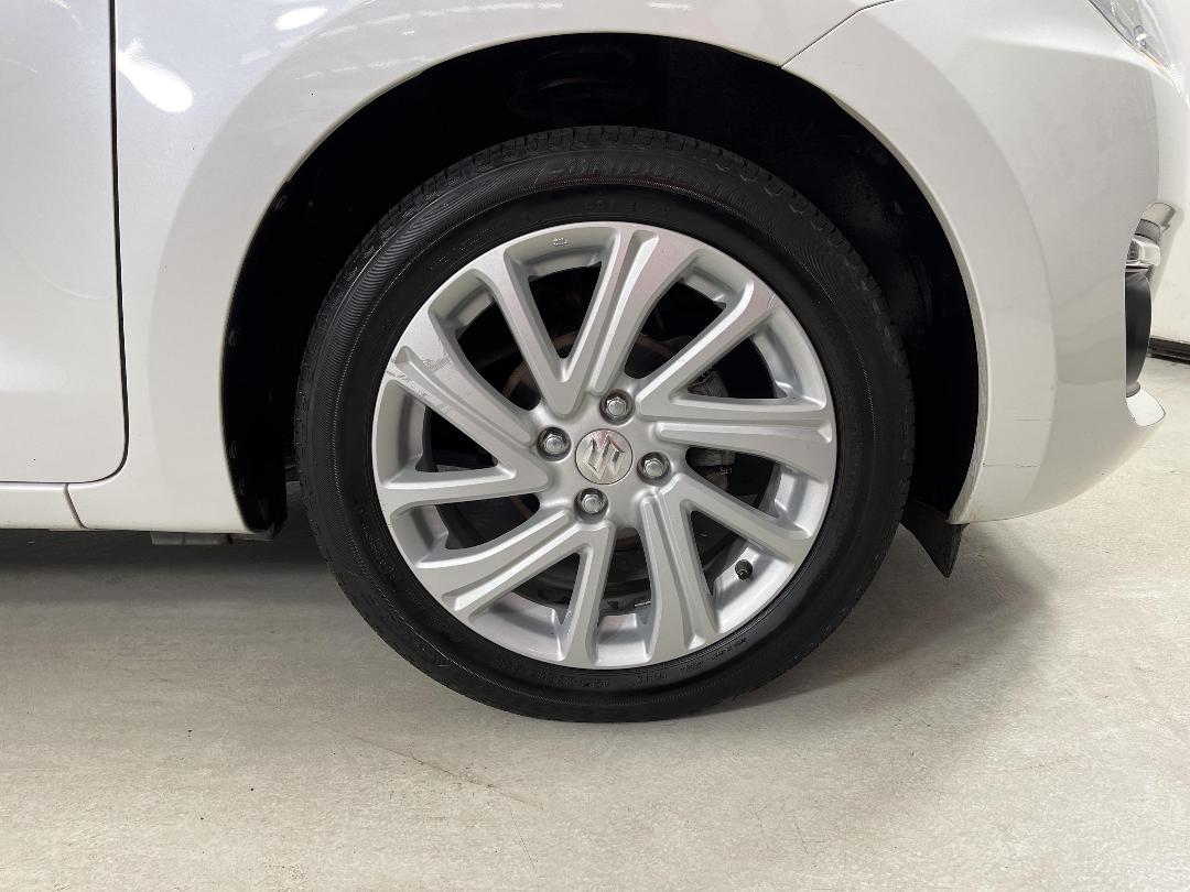 Photo '9' of Suzuki Swift