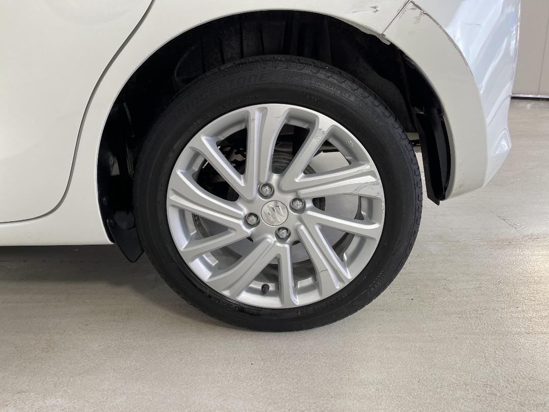 Photo '11' of Suzuki Swift