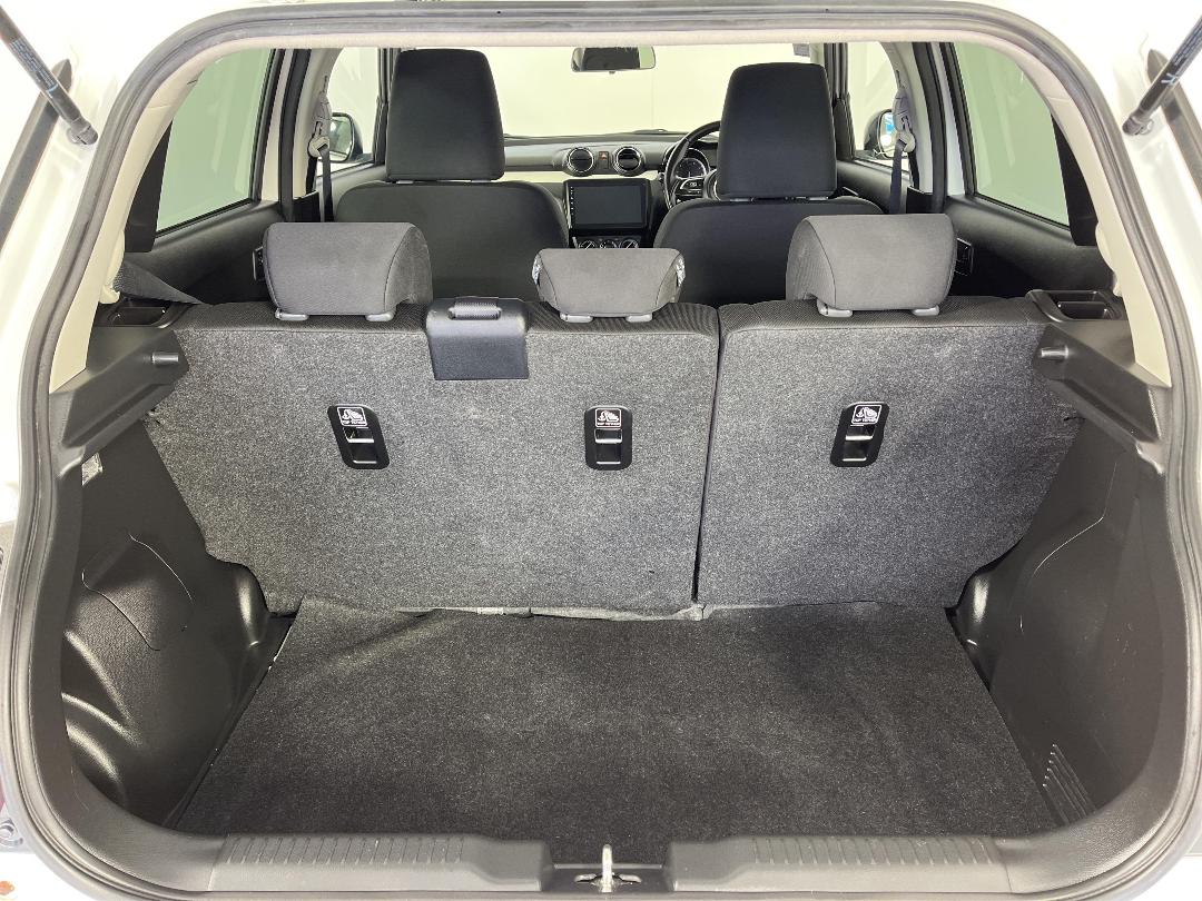 Photo '14' of Suzuki Swift