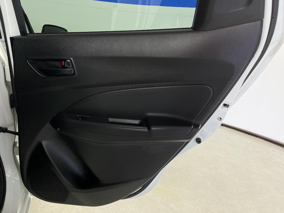 Photo '19' of Suzuki Swift