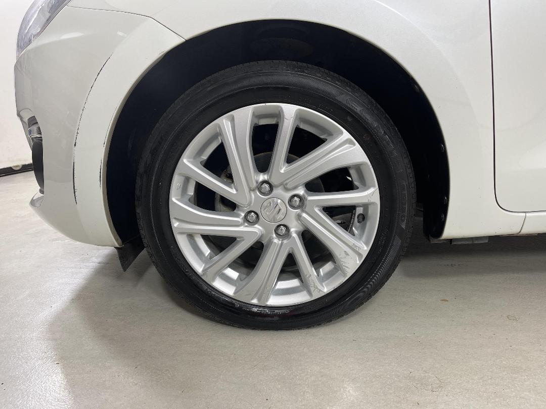 Photo '10' of Suzuki Swift