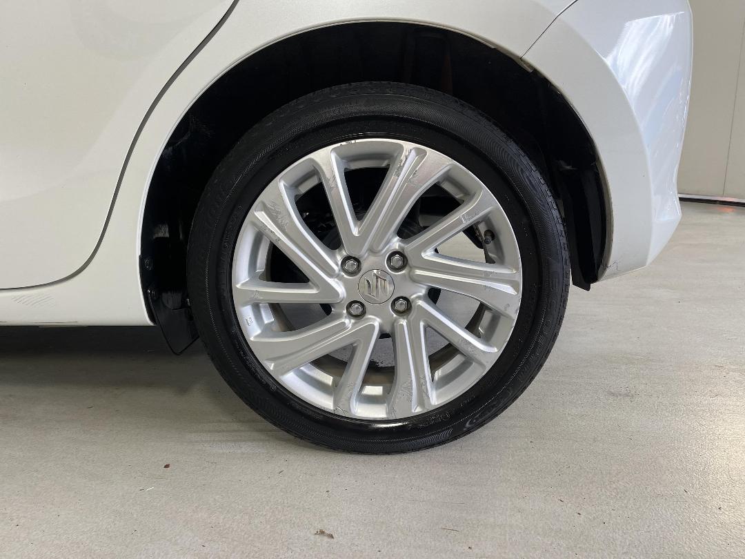 Photo '11' of Suzuki Swift