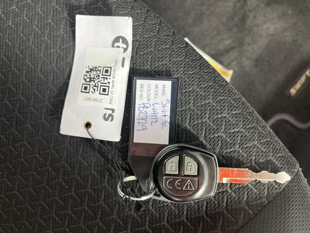 Photo '22' of Suzuki Swift