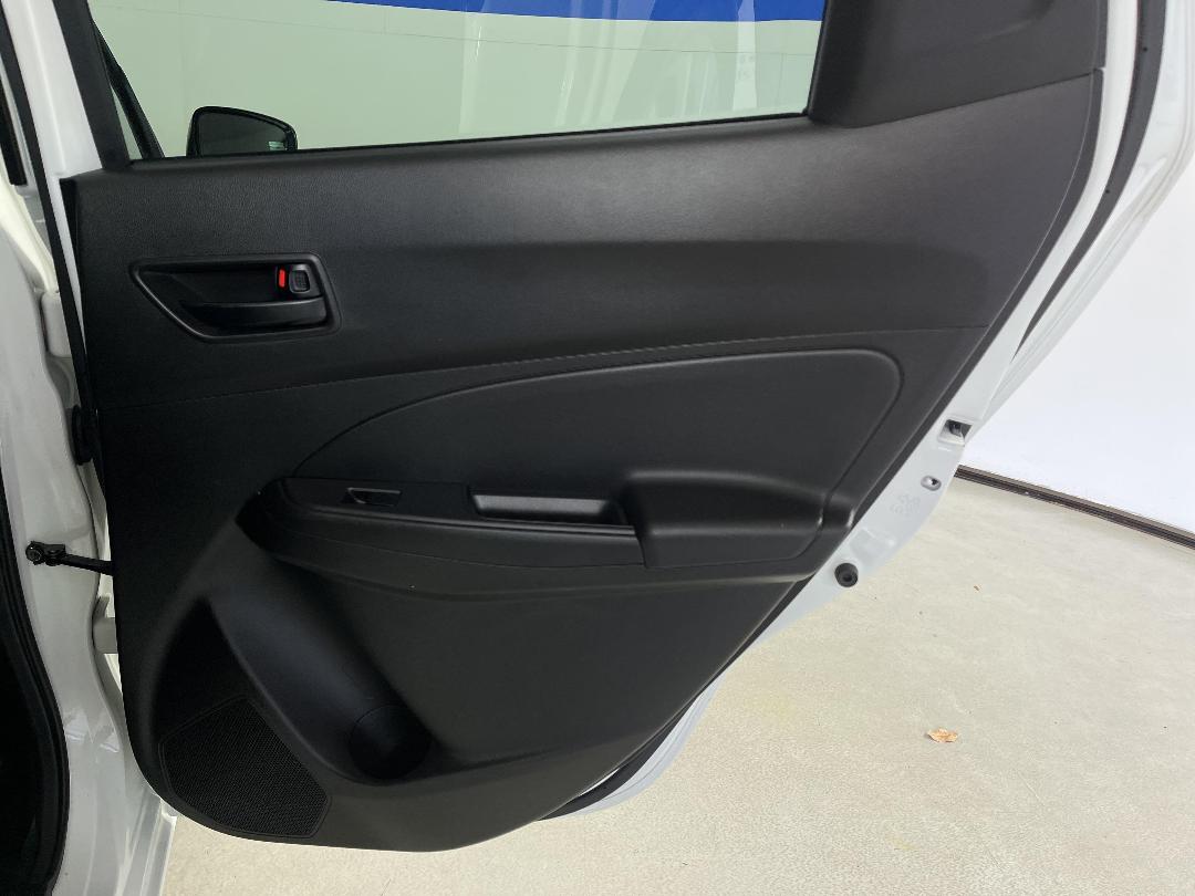 Photo '19' of Suzuki Swift