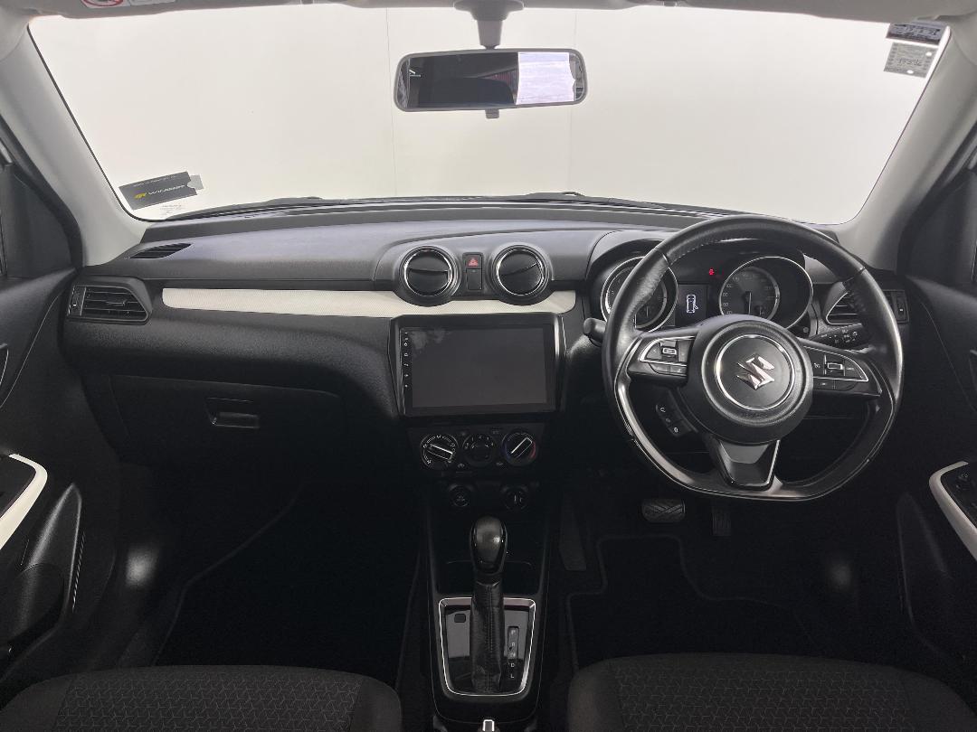 Photo '17' of Suzuki Swift