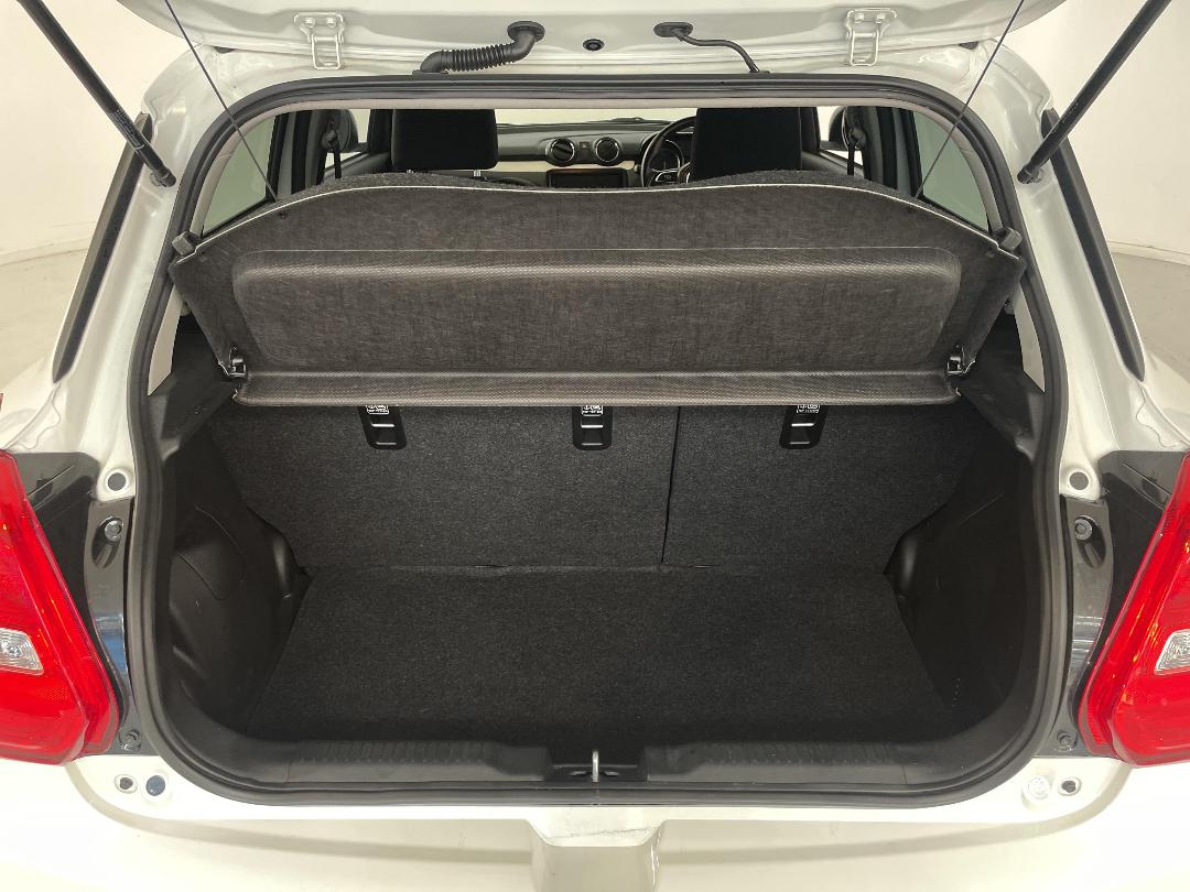 Photo '14' of Suzuki Swift