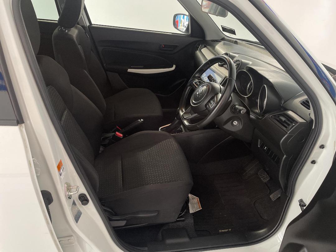 Photo '16' of Suzuki Swift