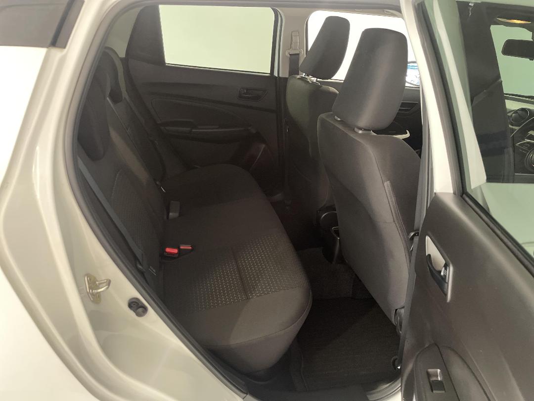 Photo '20' of Suzuki Swift