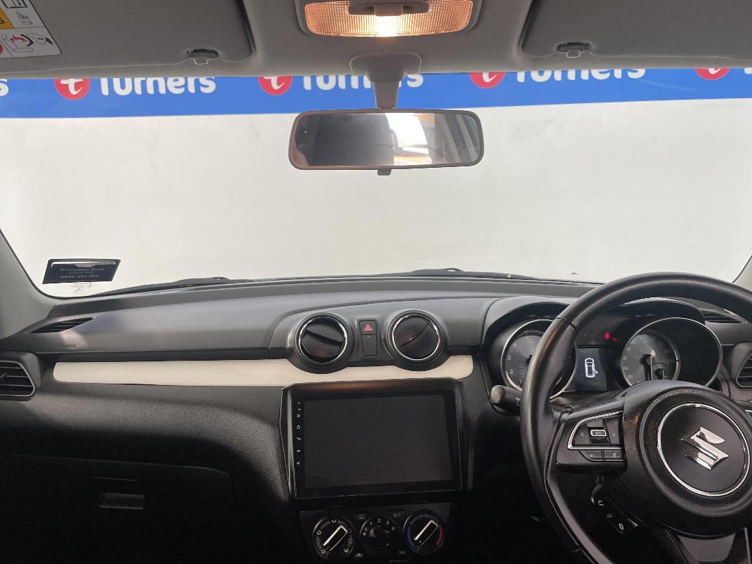 Photo '17' of Suzuki Swift