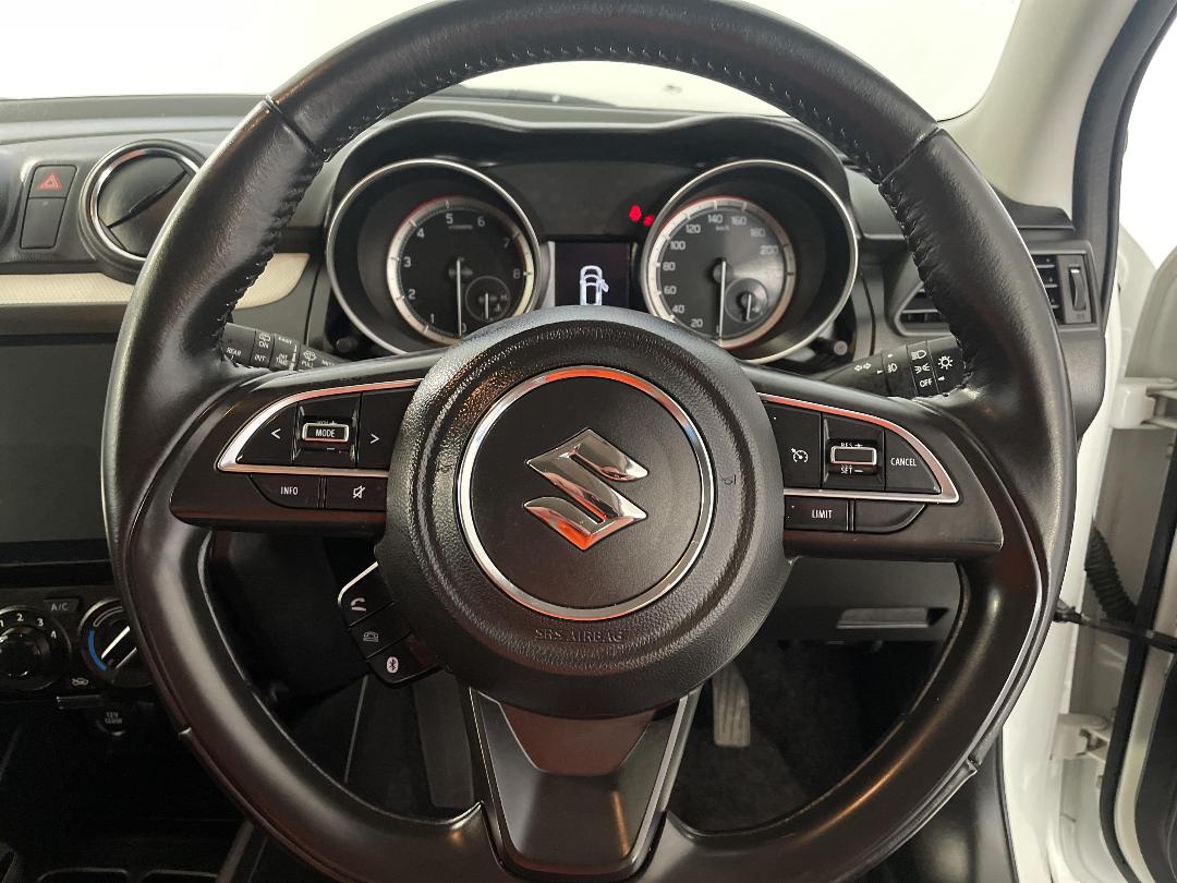 Photo '27' of Suzuki Swift