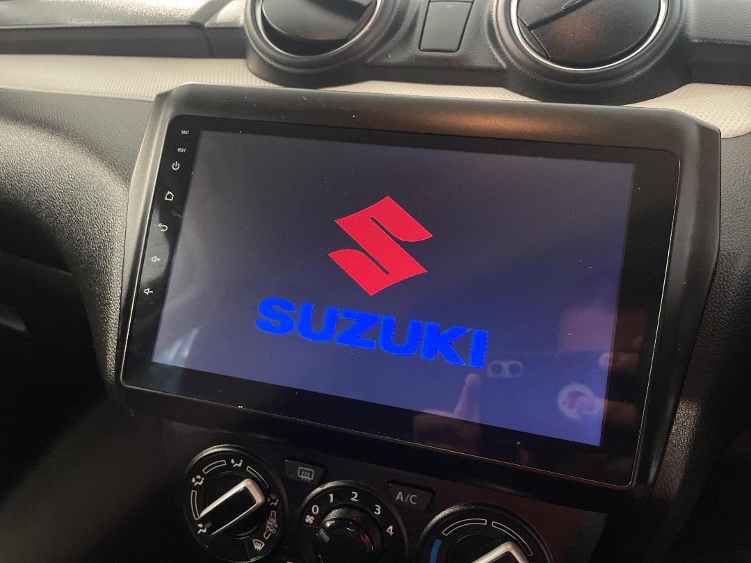 Photo '28' of Suzuki Swift