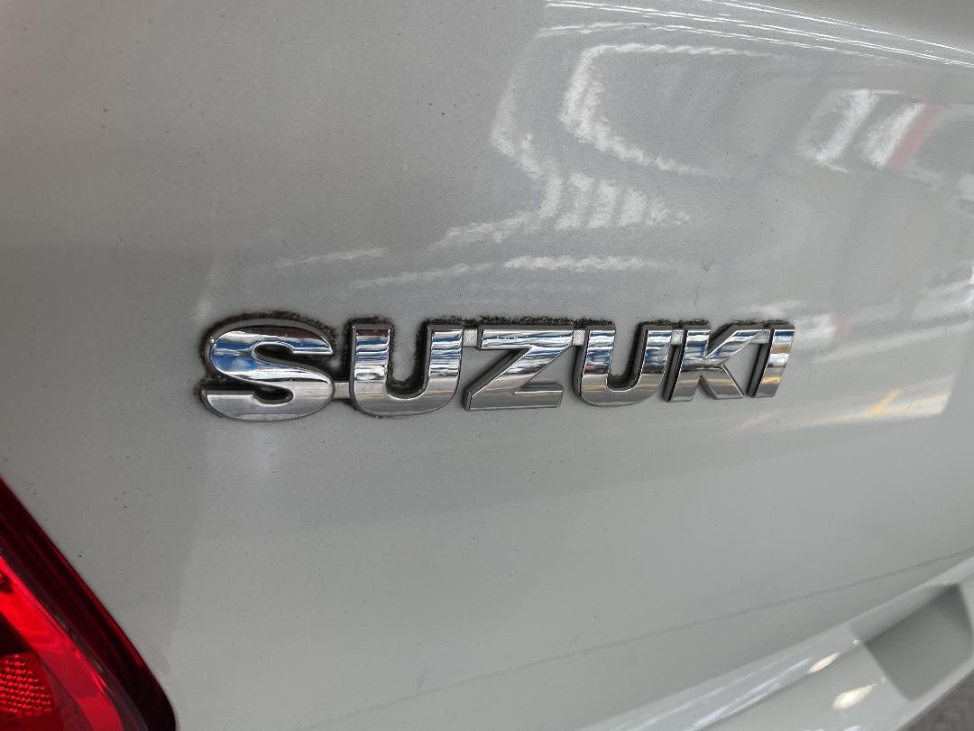Photo '34' of Suzuki Swift