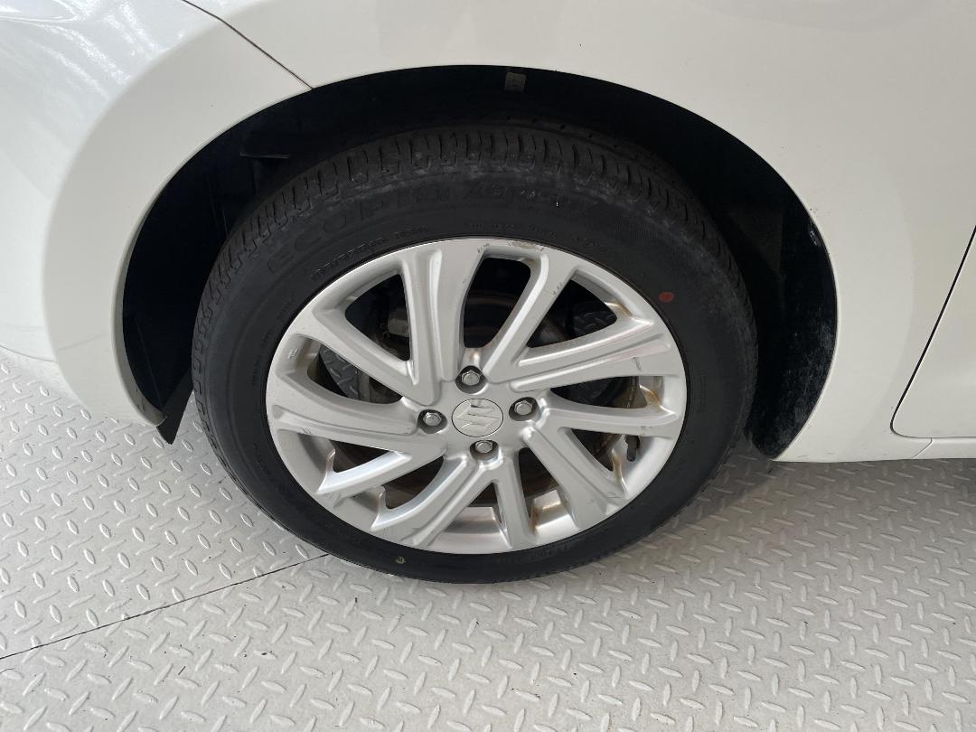 Photo '10' of Suzuki Swift