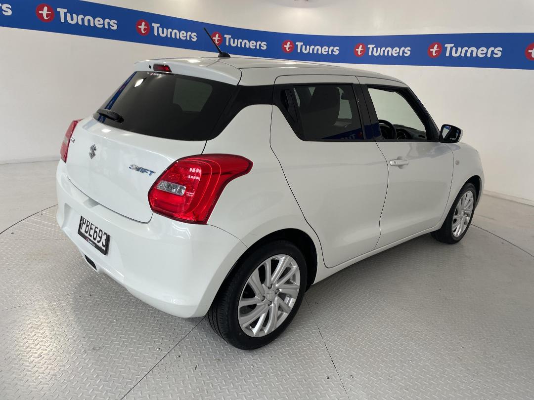 Photo '7' of Suzuki Swift