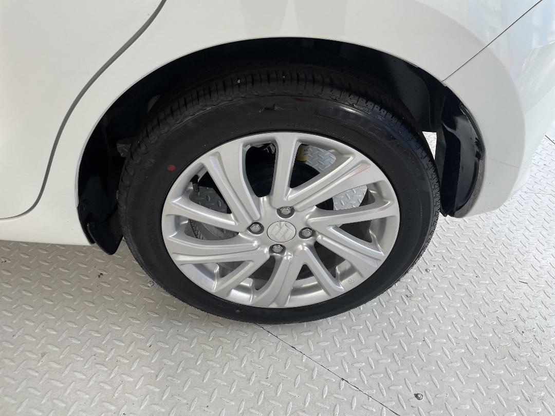 Photo '11' of Suzuki Swift