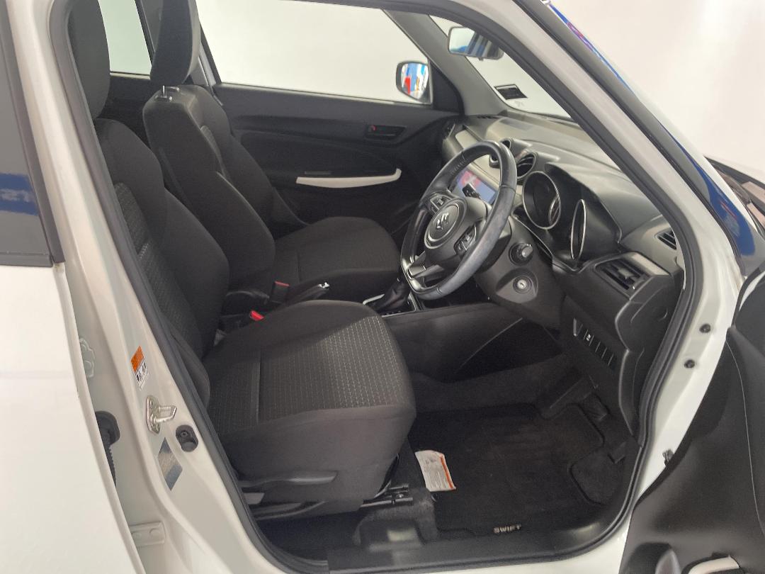 Photo '16' of Suzuki Swift