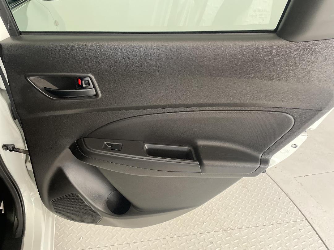 Photo '19' of Suzuki Swift