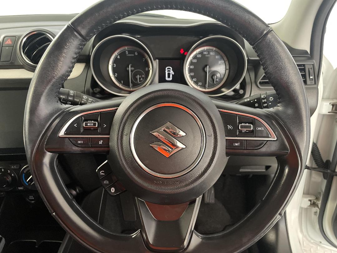 Photo '27' of Suzuki Swift