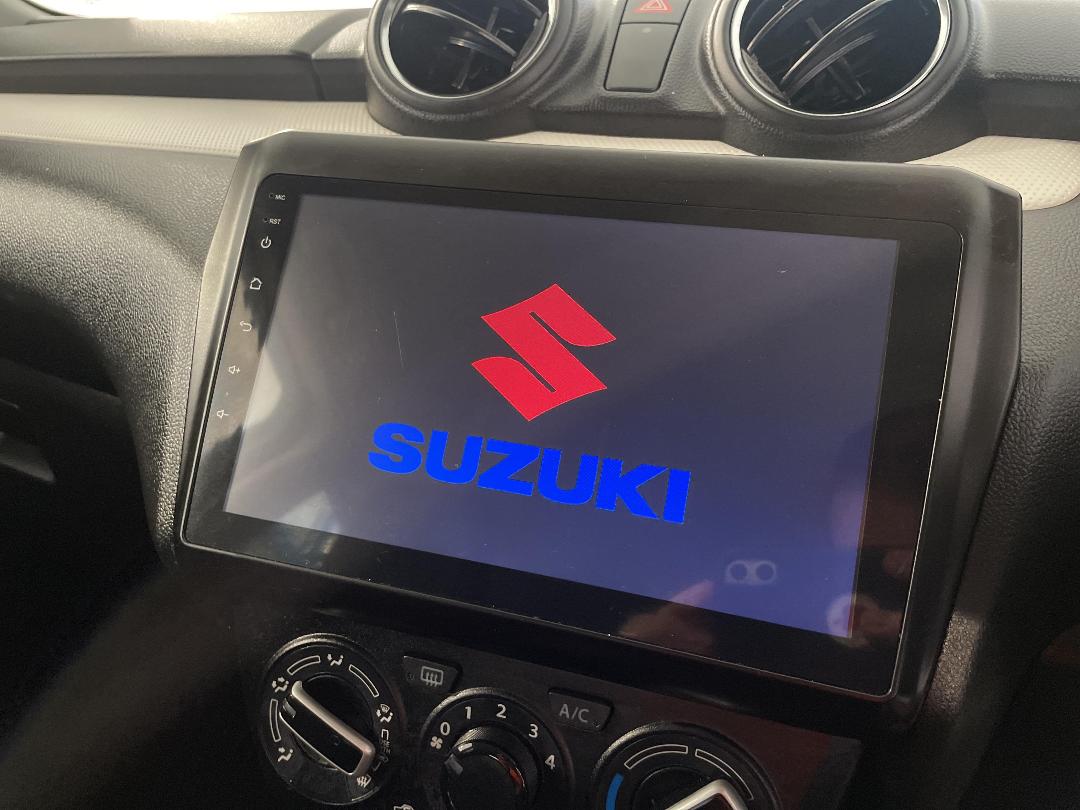 Photo '28' of Suzuki Swift