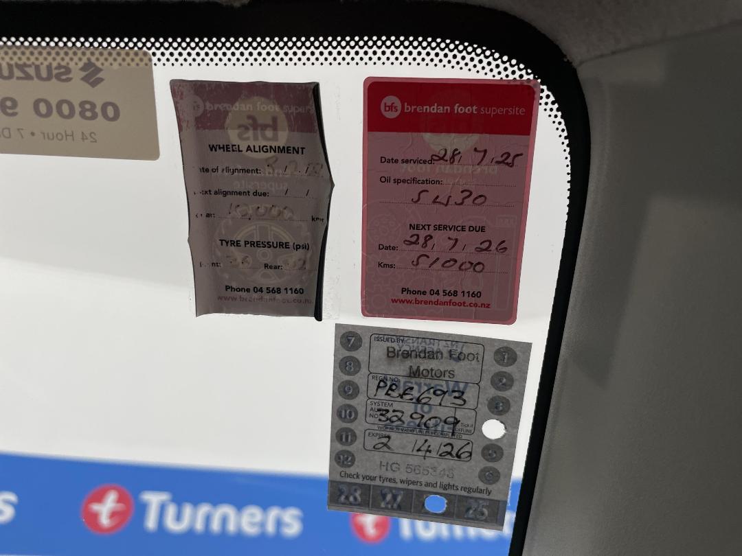 Photo '33' of Suzuki Swift