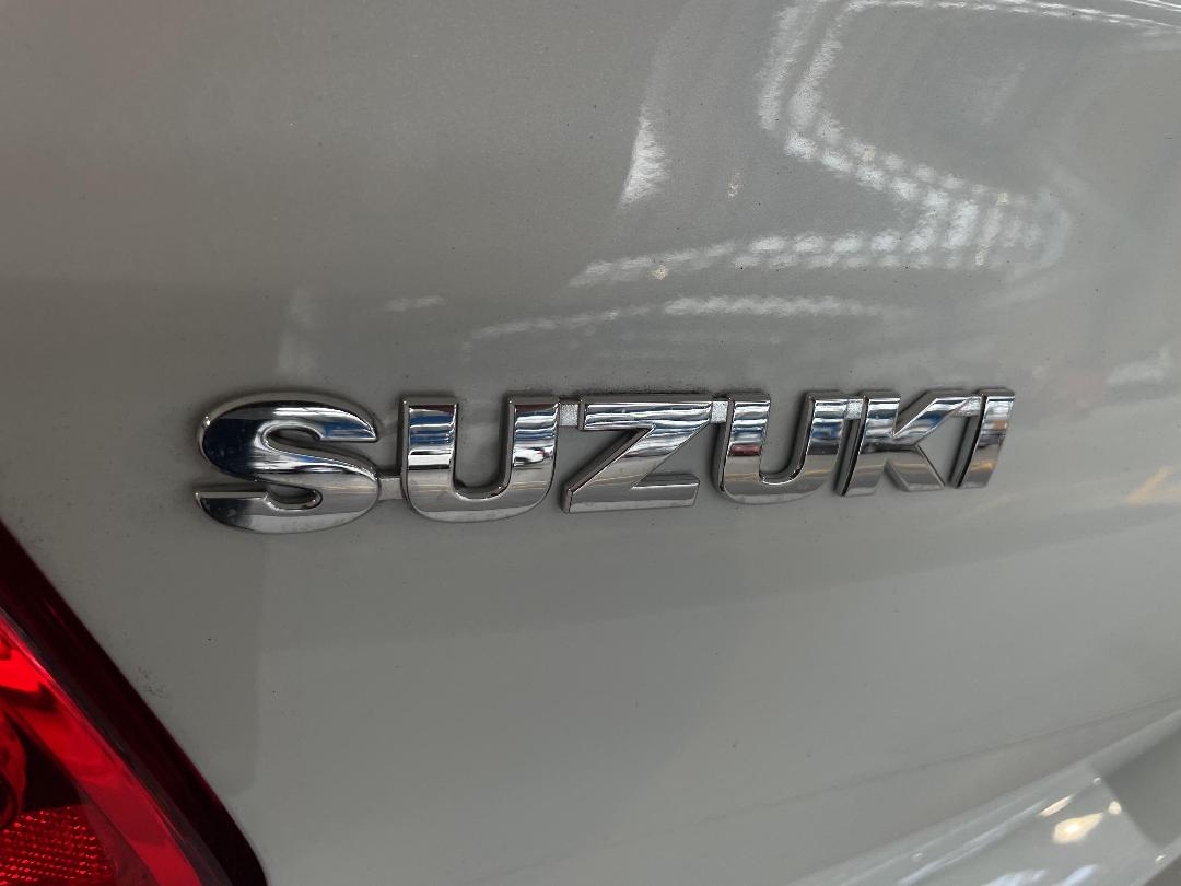 Photo '35' of Suzuki Swift