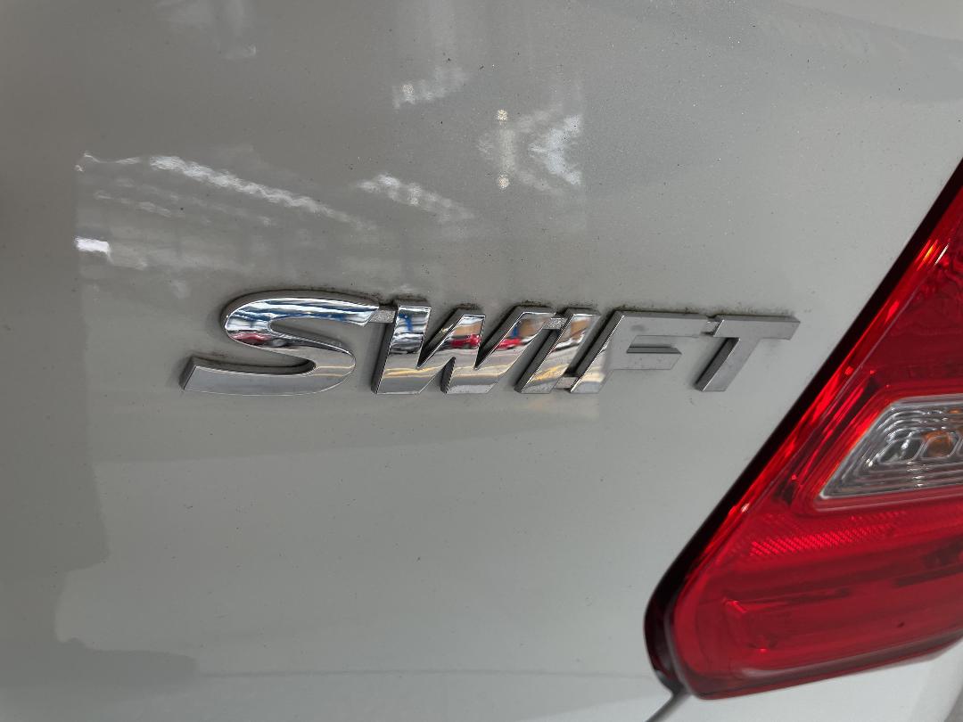 Photo '36' of Suzuki Swift