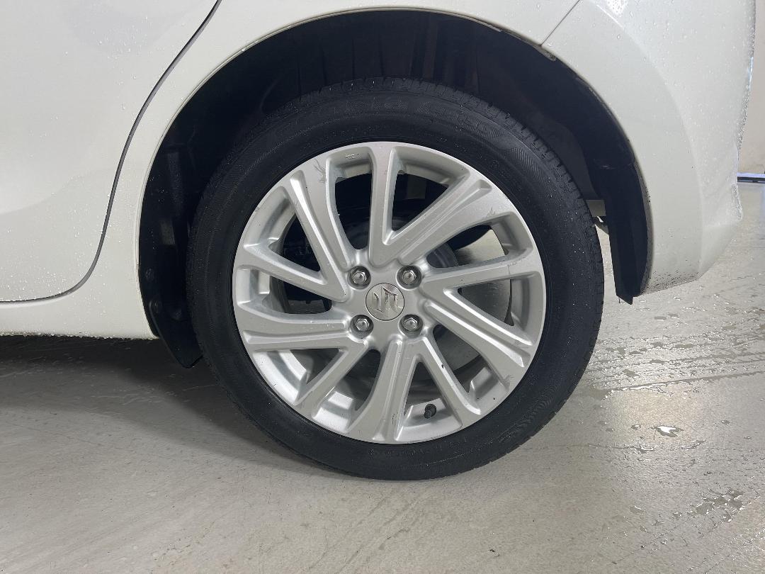 Photo '11' of Suzuki Swift