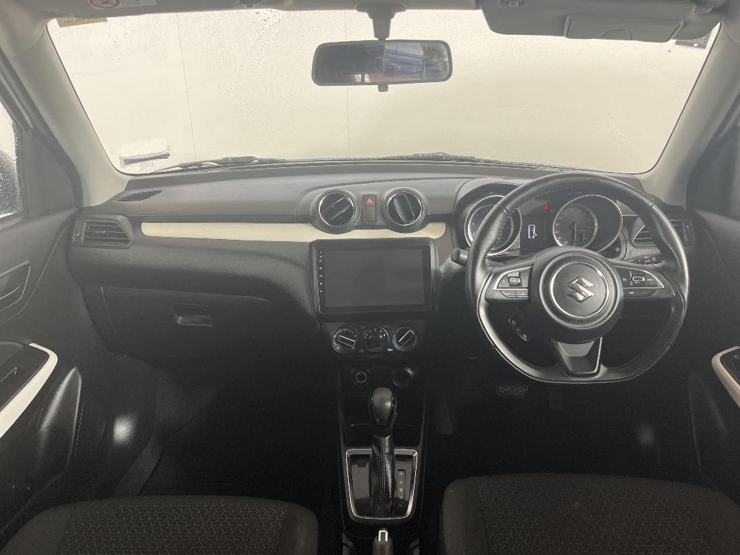 Photo '17' of Suzuki Swift