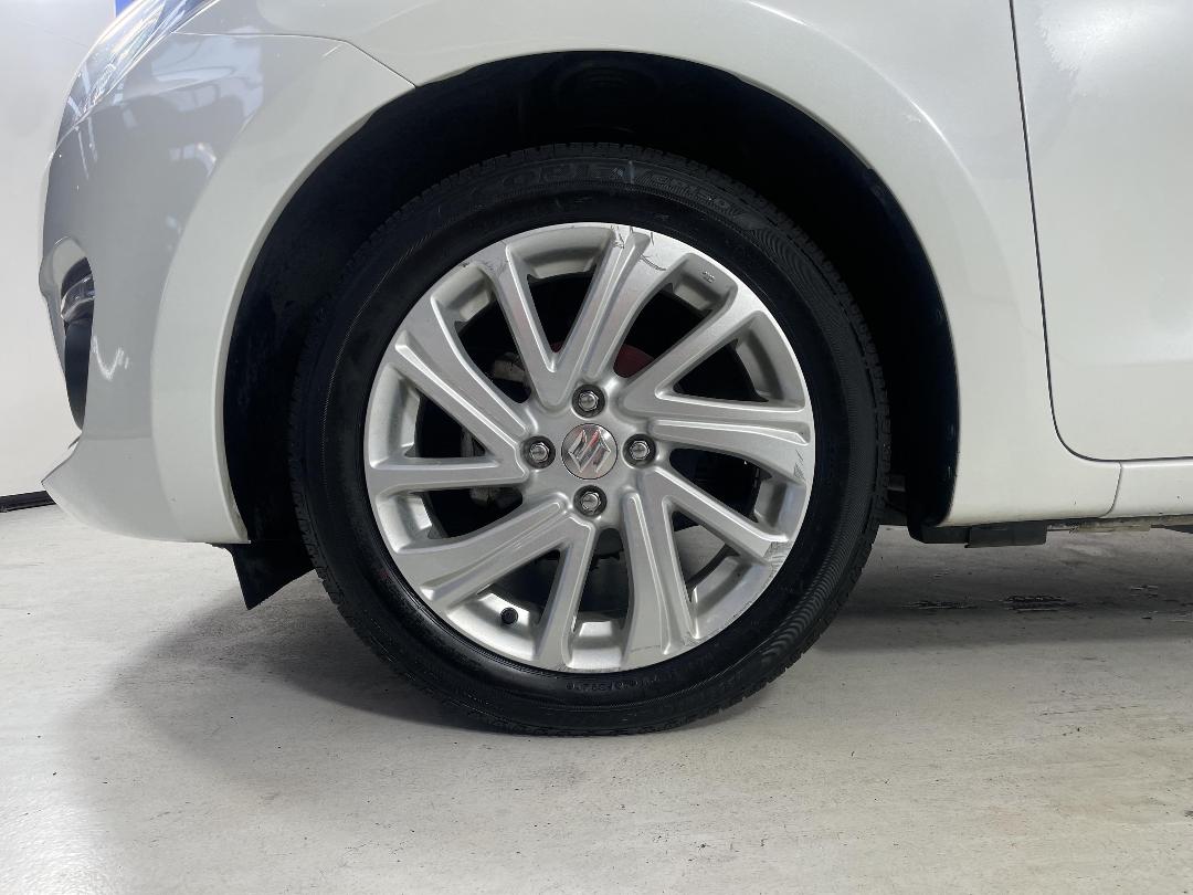 Photo '10' of Suzuki Swift Photo '10' of Suzuki Swift