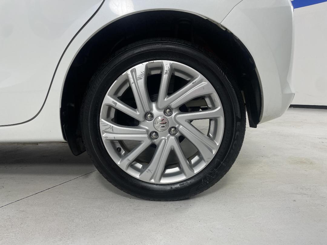 Photo '11' of Suzuki Swift Photo '11' of Suzuki Swift